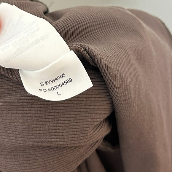 VUORI Pose Henley Jumpsuit in Chocolate Size Large - Picture 10 of 10